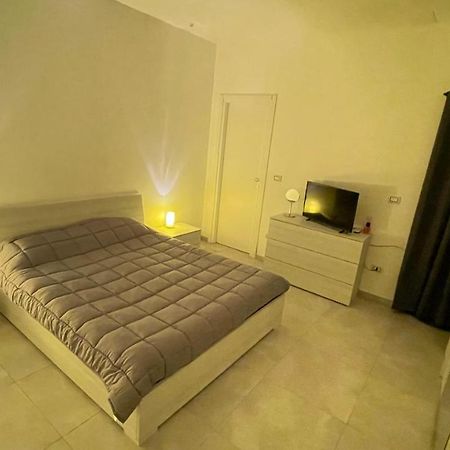 Al Quattordici Apartment Бриндизи Екстериор снимка